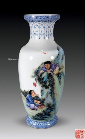  1950年 粉彩和合二仙瓶