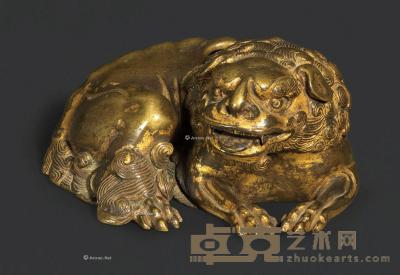  清17世纪 鎏金铜卧狮 宽11.7cm