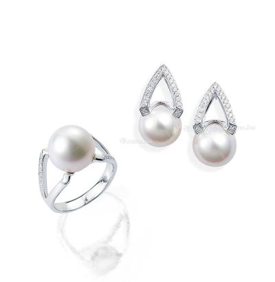  珍珠 配 钻石 戒指 及 耳环 （一套）