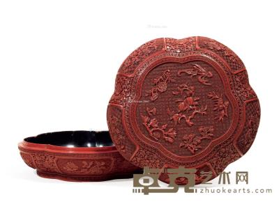 * 清18世纪 剔红折枝瑞果纹梅花式盒 直径24.8cm