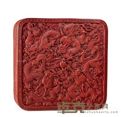  清乾隆 剔红三龙戏珠纹方盒 长17.5cm