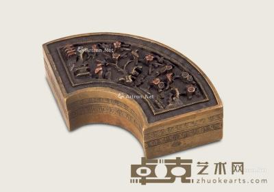 * 清 铜人物扇形香盒 长8.5cm