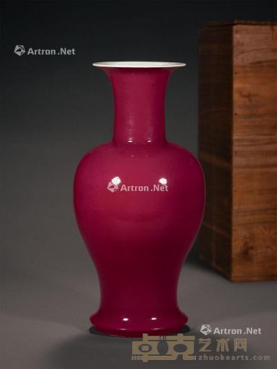  清晚期 胭脂红釉观音瓶 高44cm