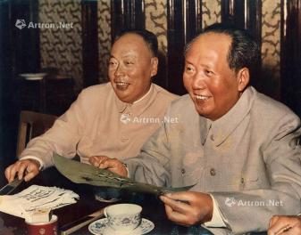  1957年 毛泽东和陈毅在中南海勤政殿接见外宾 彩色转印
