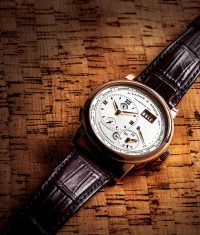  朗格 精致，玫瑰金世界时间机械腕表，备动力储存及日期显示，「Lange 1 Time Zone」，型号116.032，年份约2007，附原厂证书