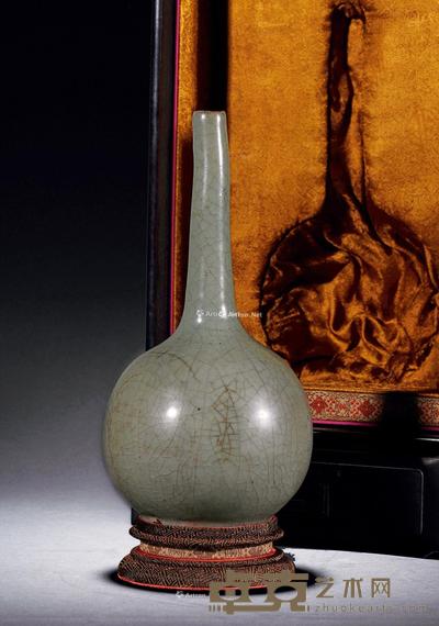  明 龙泉黑胎官窑净瓶 高23cm