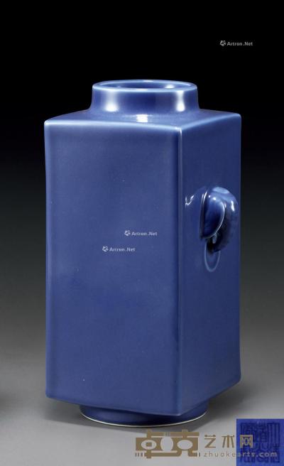  清道光 霁蓝釉象耳方瓶 高30cm