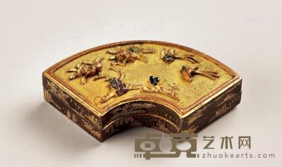  清中期 扇形斑铜鎏金山水花鸟纹香盒 长8cm；131g