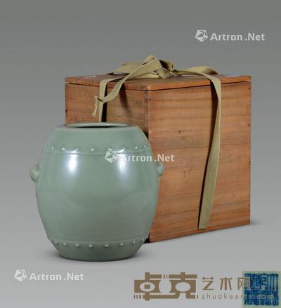  清·乾隆 豆青釉鼓丁罐 直径16cm