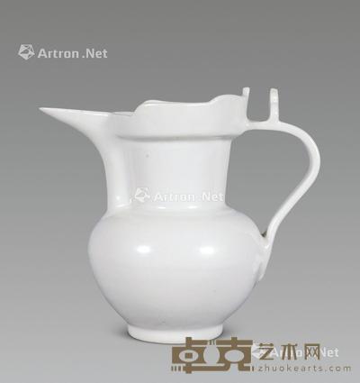  清 甜白釉僧帽壶 长20cm