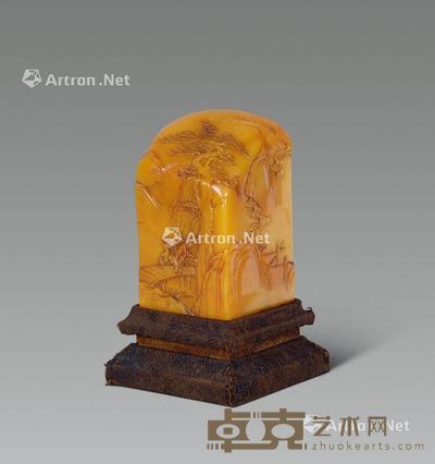  清 “士陵”款田黄人物印章 高8cm