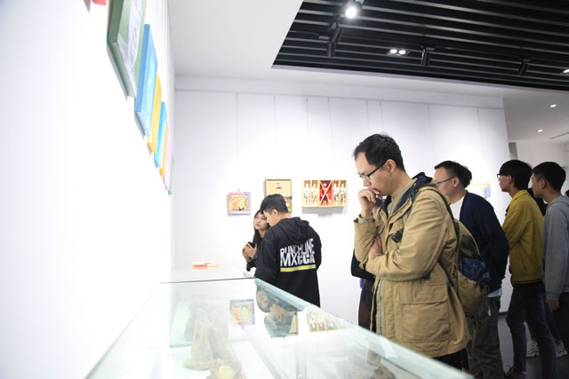 "非常·非常"刘义付艺术作品展在安工商庐阳校区开幕