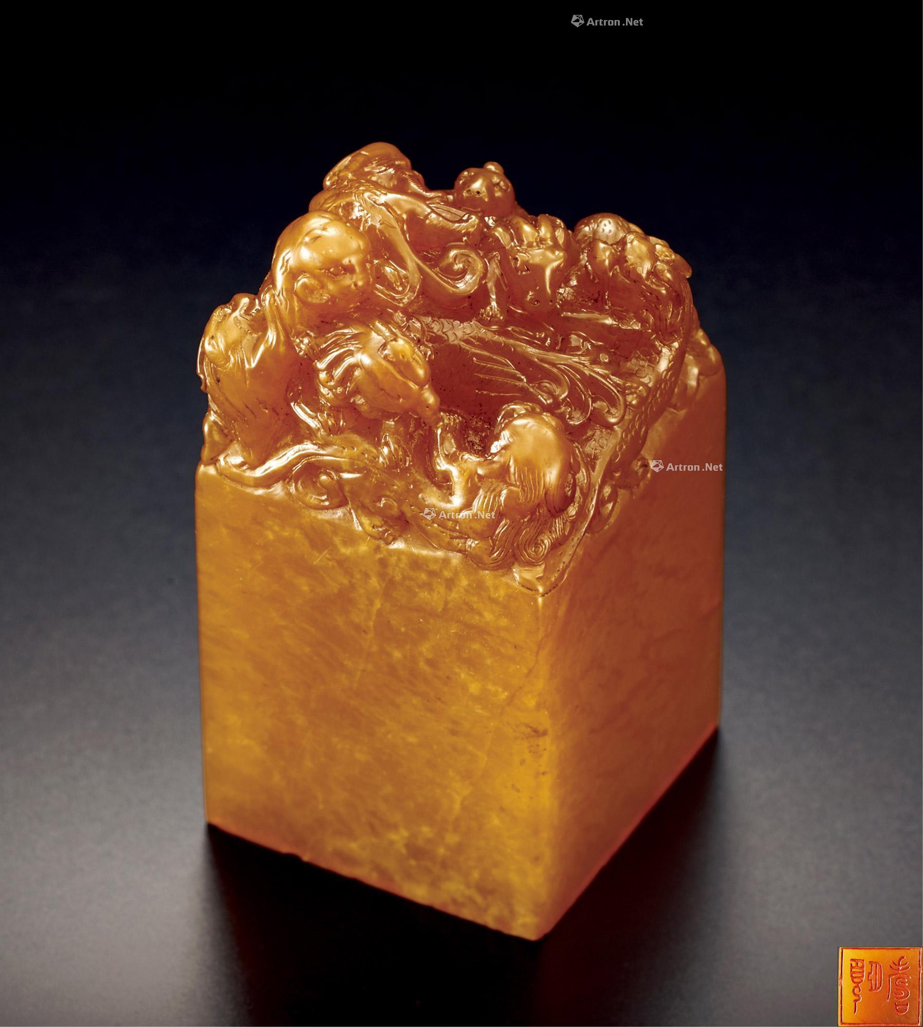 清早期 田黄龙生九子钮印